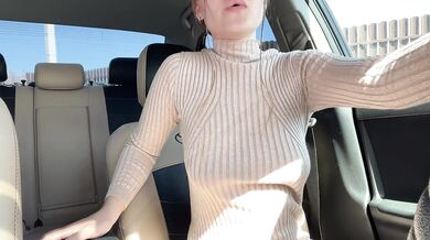 Busty mom brought herself to a public orgasm in the car!