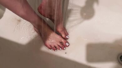 Barefoot In Cold, Squishy Mud (Muddy Feet)