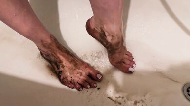 Barefoot In Cold, Squishy Mud (Muddy Feet)