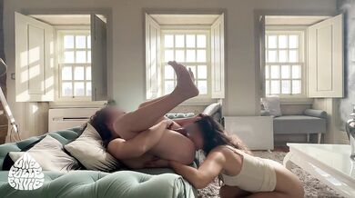 UneFolleEnvie: Naughty Porto Road Trip - Pussy Licking, Rimjob, Deepthroat, Doggy & Facial Cumshots!