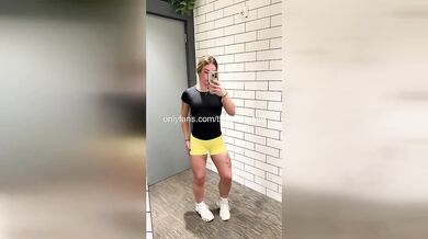 Yoga Fail! 19yo's Pussy Peek Goes Viral on TikTok