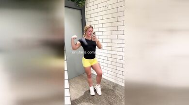 Yoga Fail! 19yo's Pussy Peek Goes Viral on TikTok