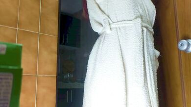 Solos en Casa: Mi Mejor Amiga Me Chupó en el Baño y Se Tragó Todo