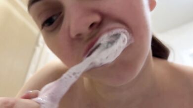 Teeth Brushing Fetish