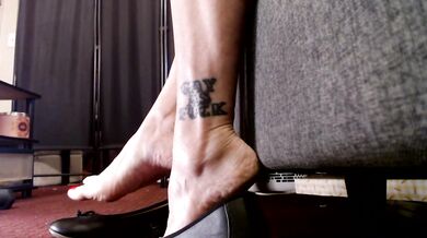 Closeup Shoeplaying Ballet Flats Red Toenails