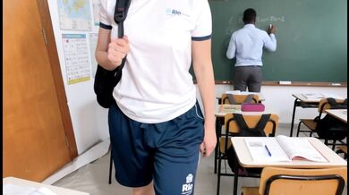 alunos foram pegos fazendo sexo dentro da escola no rio de janeiro brasil e foram espulsos