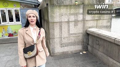 Lost Tourist Shows Her Nudes Asking For Big Ben - Then Takes It Deep!