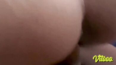 She moves her ass really well to make me cum - she likes big dicks