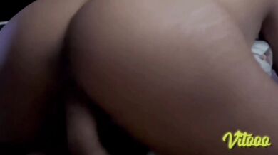 She moves her ass really well to make me cum - she likes big dicks