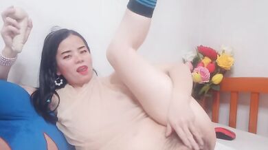 sweethanajapanese ignites pussy with deepthroat
