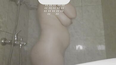 Stroking the vagina in the bathroom. ????‍