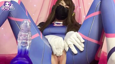 Overwatch D.Va Cosplay - Cute Kitty Can't Keep Her Hands to Herself
