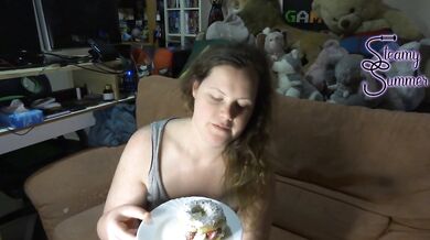 My very first foodporn video as a chubby girl