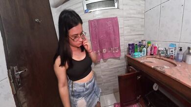 Housewife without underwear seduces plumber while they are alone