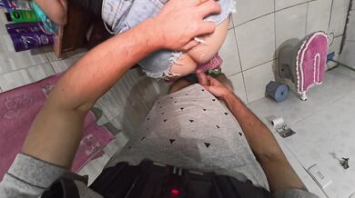 Housewife without underwear seduces plumber while they are alone