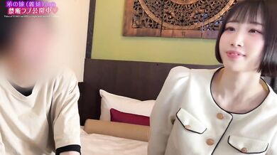Secret Hotel Affair & Striptease Tease / 【禁断のホテル密会】ベッドでの生々しい経緯トークと、素っ裸になる瞬間までの極上焦らし/デカチン男優 前編