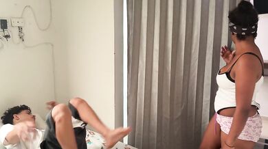 Una buena follada por el culo mientras la cornuda de mi amiga está distraída