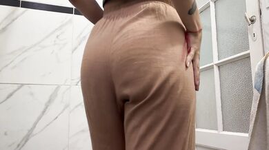 Regresar de la oficina y seducir a mi vecino con mi gran culo de latina y cuerpo con tatuajes en mi pussy apretada fetiche cuckold voyeur
