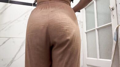 Regresar de la oficina y seducir a mi vecino con mi gran culo de latina y cuerpo con tatuajes en mi pussy apretada fetiche cuckold voyeur