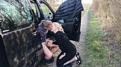 Hot public blowjob from blonde MILF near busy road