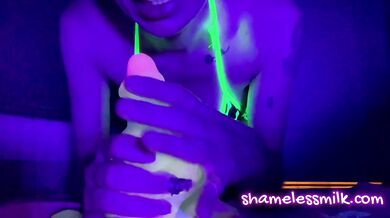 UV Neon Handjob/Footplay/Footjob with Slime & Alien Fantasy Dildo [ASMR]