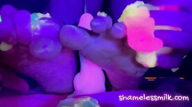UV Neon Handjob/Footplay/Footjob with Slime & Alien Fantasy Dildo [ASMR]