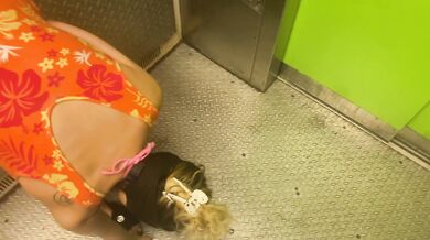 POV elevator Blowjob facial cumshot