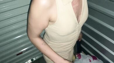 Quick Fuck in storage unit OUTDOOR