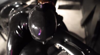 Young slut Darlaltx lets herself be fucked by 4 cocks while wearing latex