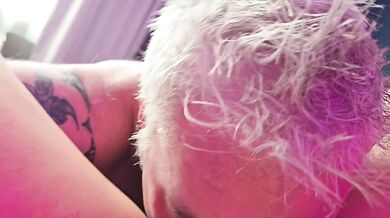 SILVERFOXROB69'S devours hee pussy