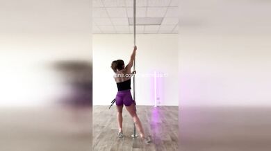 Oopsie! I Forgot My Panties for This TikTok Dance & Flashed My Bare Slit