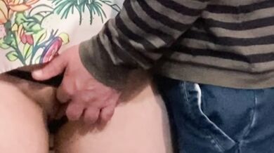 FINGERS MOVE FAST, PUSSY SURRENDERS UTTERLY IN RAW PUBLIC MOMENT