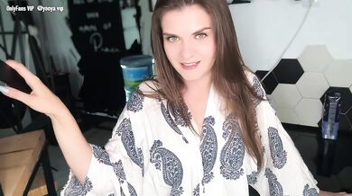 Sticky Stepmother’s Cumshot was Caught by Her Nerdy Stepson and He Licked it