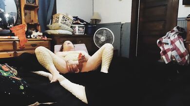 He aucks my clit and makes me squirt several times. Then we move on to some toys and squirt some more!