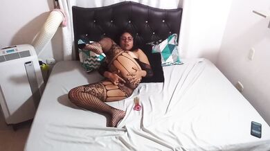 MY HOT FRIENDS USE THEIR PUSSIES.