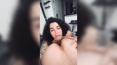 SWEATY ass for my HB! Stinky and a lot of saliva from the ass TO THE MOUTH
