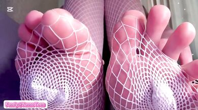 massage my cute fingers while enjoying