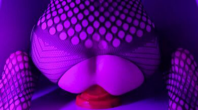 Doggystyle Anal – Wall Mounted Big Knot Dildo Insertion