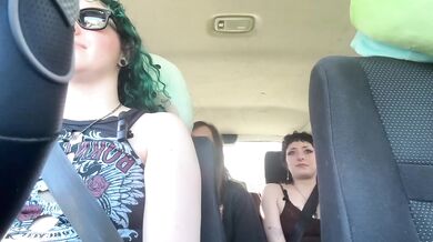 Car podcast turns into backseat blowjob (FuckBox ep.1)