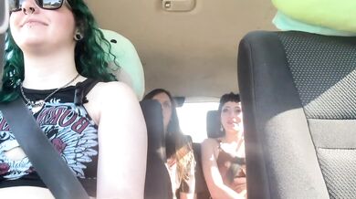 Car podcast turns into backseat blowjob (FuckBox ep.1)