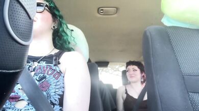 Car podcast turns into backseat blowjob (FuckBox ep.1)