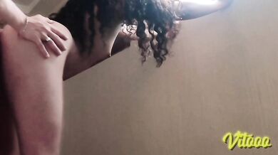 Latina with a natural body fucking like crazy until she receives his semen