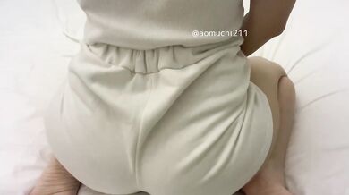 むちむちお尻を自分で揉みもみ(素人個人撮影/巨乳/デカ尻/美女/可愛い/日本人OL/スマホ自撮り