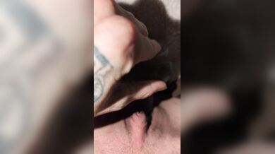 KinkyOhio004 Dives Into Fevered Pussy Bliss
