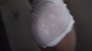 Me ducho en la regadera con sexy vestido caliente