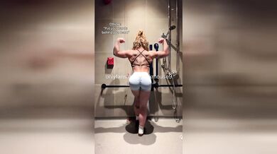 18yo Accidentally Flashes Pussy During Class – Teacher Can’t Stop Watching!