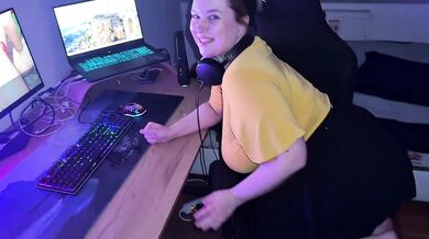 Creampied My Gamer Stepsis She Squited 2 Times