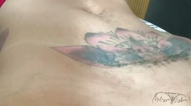 Depilando minha buceta para foder ela lisinha, se ficar bom ele ganham meu cuzinho.