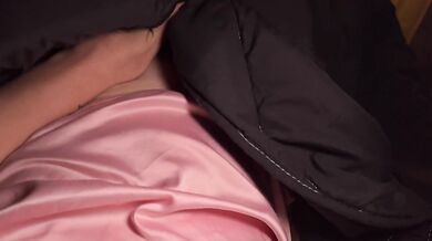 PUSSY EATING CLOSE UP! The guy licks my pussy and brings me to orgasm!