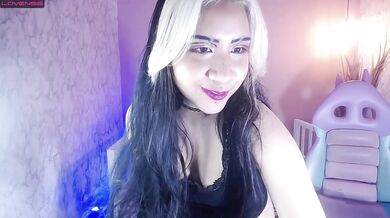 Colombian BBW Webcammer Does Full Naked Show